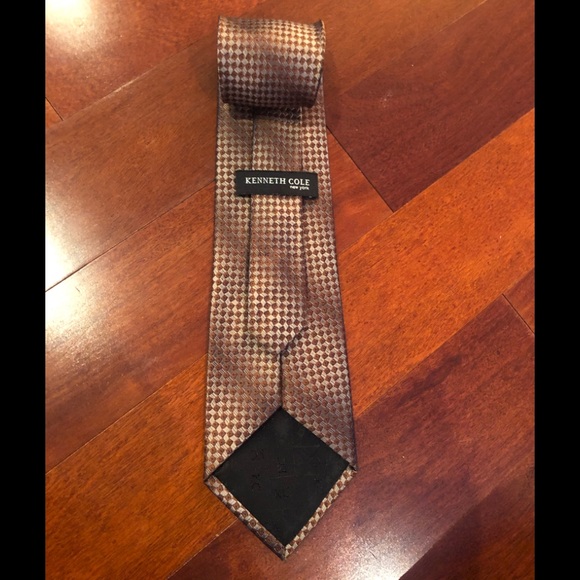Kenneth Cole Other - Men’s Kenneth Cole tie 100% imported silk neck tie